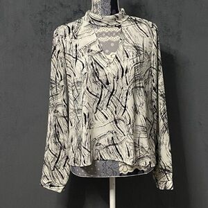 ASTR Blouse Womens M Black White Abstract Choker Collar Deep V-neck Keyhole Top